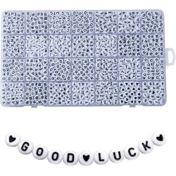 1400 pièces de perles de lettres, perles de l'alphabet en acrylique de 4x7mm, perles pour la fabrication de bijoux et de bracelets, dans une boîte de 28 grilles (blanc et noir)